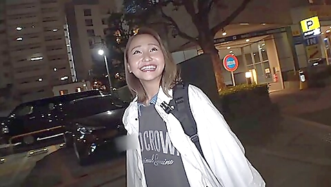 性欲を持て余していてエッチを求める素人女子がローションヌルヌルsex