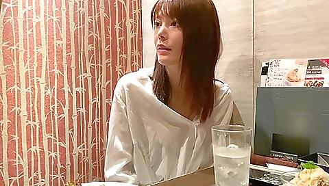 スケベな腰付きで男を挑発！エッチなご奉仕で即勃起ピストン悶絶アクメ