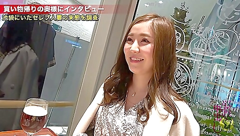 久しぶりの他人棒に興奮気味のセレブ奥さん不倫sex