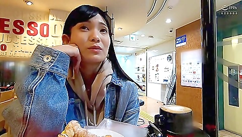 0001077 騎乗位 フェラチオ ベロキスなどが含まれている