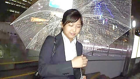 【超SSS激カワ会社員】***清潔感が逆にエロい】ななちゃん参上！仕事帰りにAV出演する彼女の応募理由は『最近、婚約が破談になりまして…』